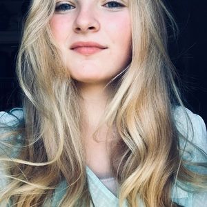 Meet your Posher, Caroline